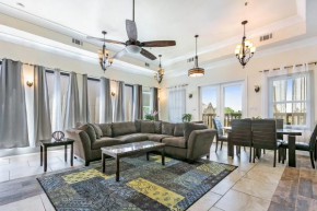 Spacious 4BR Condo on Carondelet Near All Hot Spo